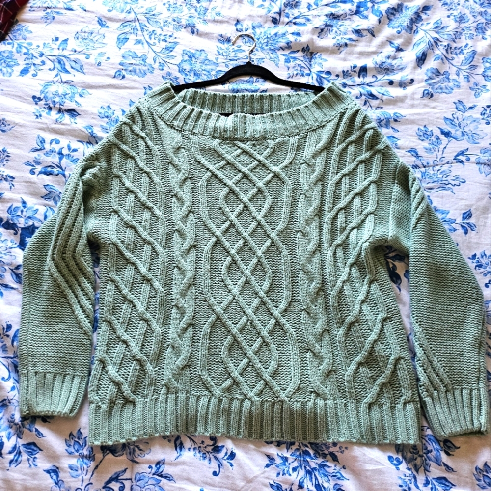 Off Shoulder sweater